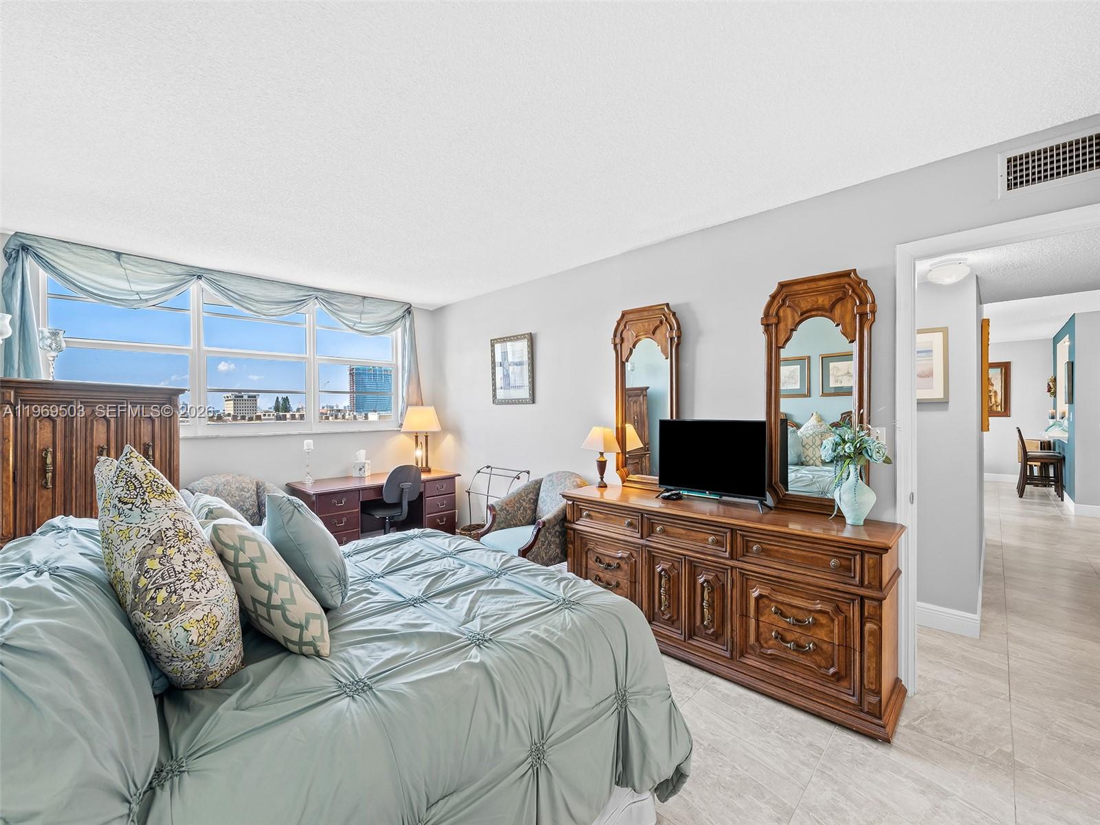 Photo of 401 14th Ave  #808, Hallandale Beach, Florida, 33009 - 