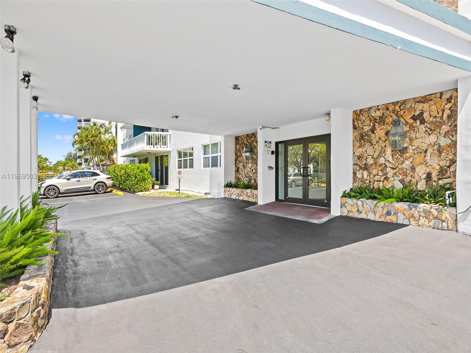 Photo of 401 14th Ave  #808, Hallandale Beach, Florida, 33009 - 