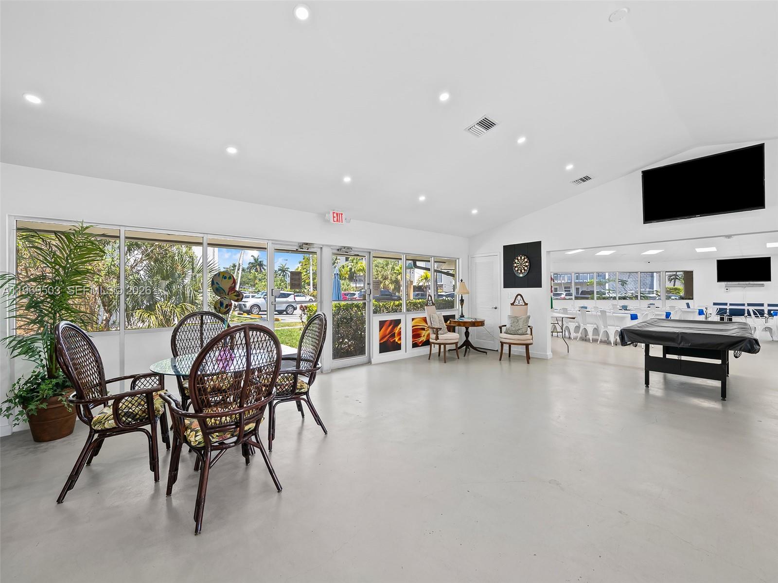 Photo of 401 14th Ave  #808, Hallandale Beach, Florida, 33009 - 