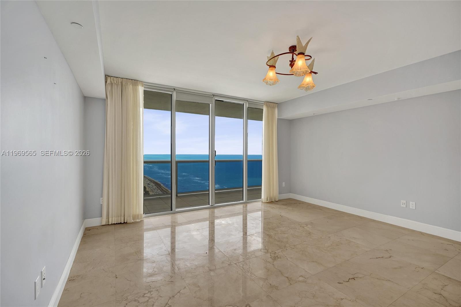2701 3 / 3 2065 sq. ft. $ 2026-04-27 0 foto