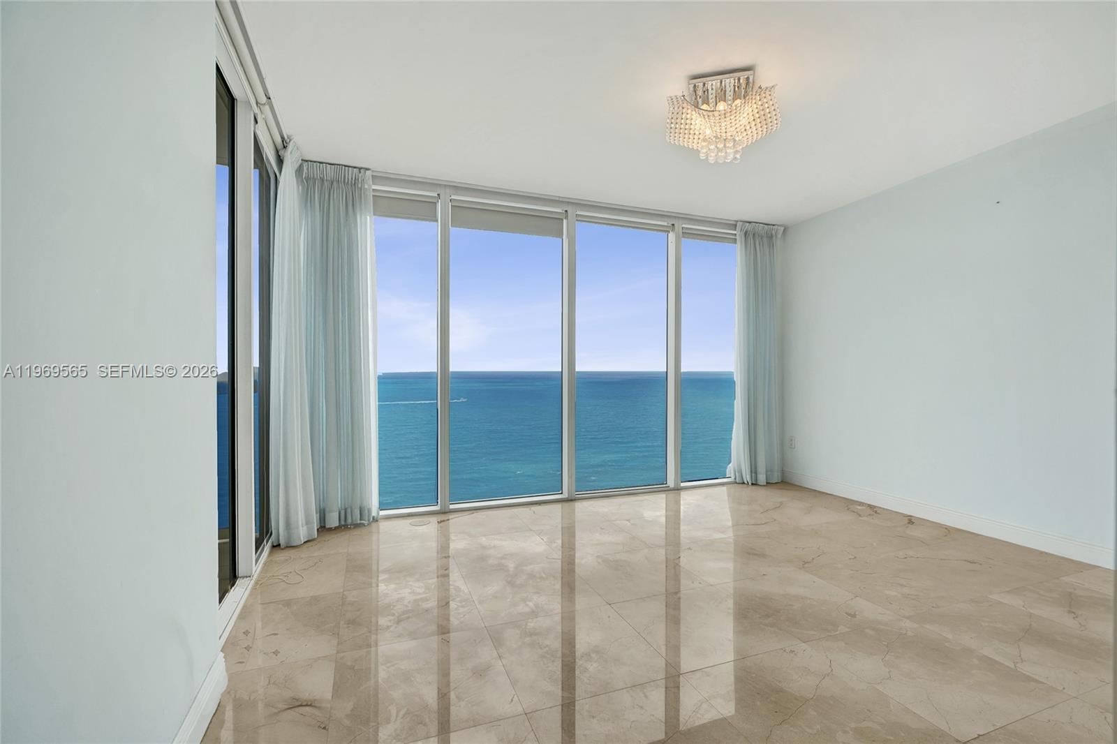 2701 3 / 3 2065 sq. ft. $ 2026-04-27 0 foto
