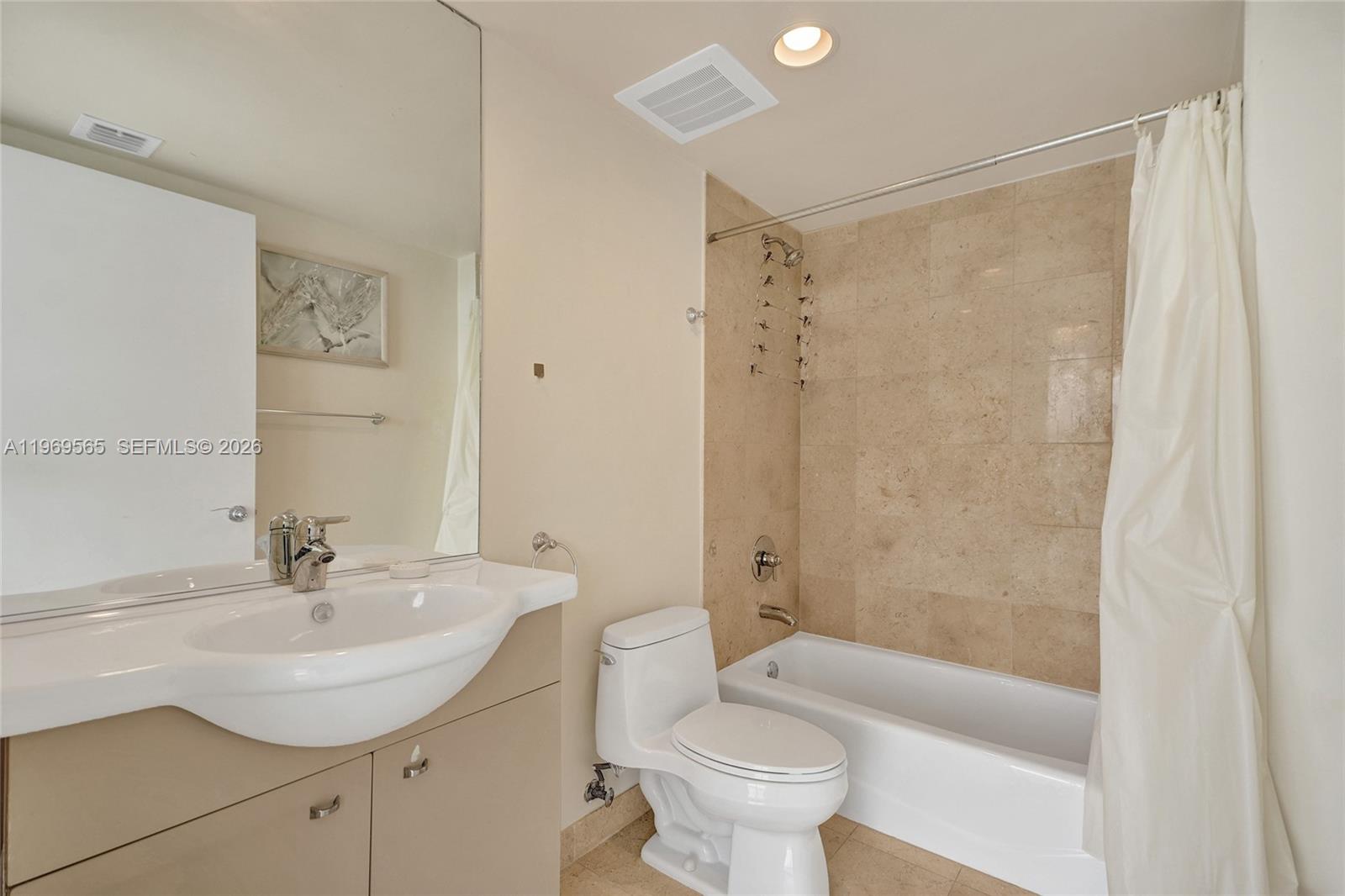 2701 3 / 3 2065 sq. ft. $ 2026-04-27 0 foto