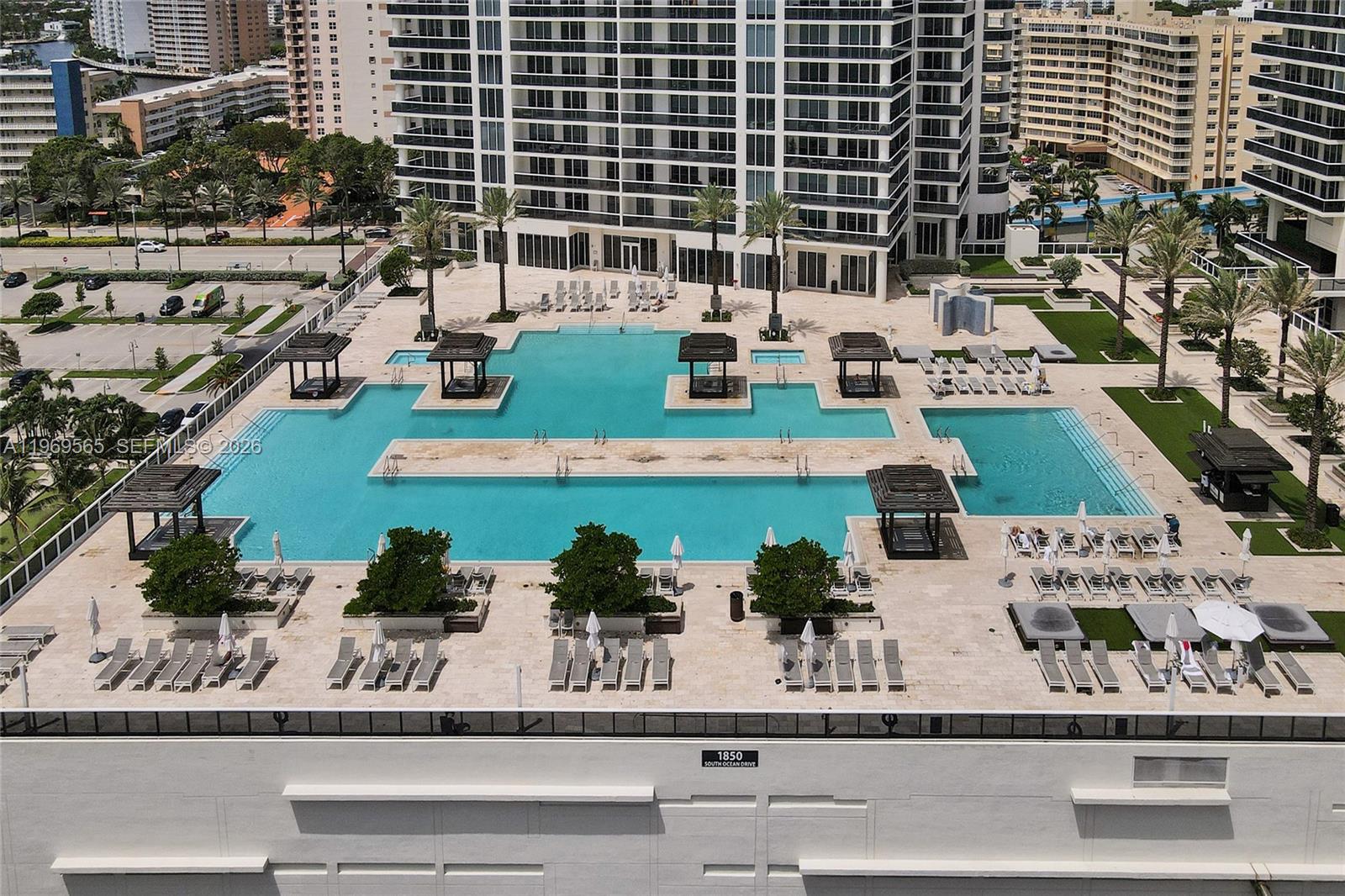 2701 3 / 3 2065 sq. ft. $ 2026-04-27 0 foto