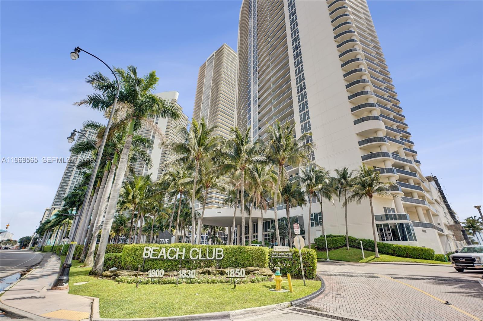 2701 3 / 3 2065 sq. ft. $ 2026-04-27 0 foto