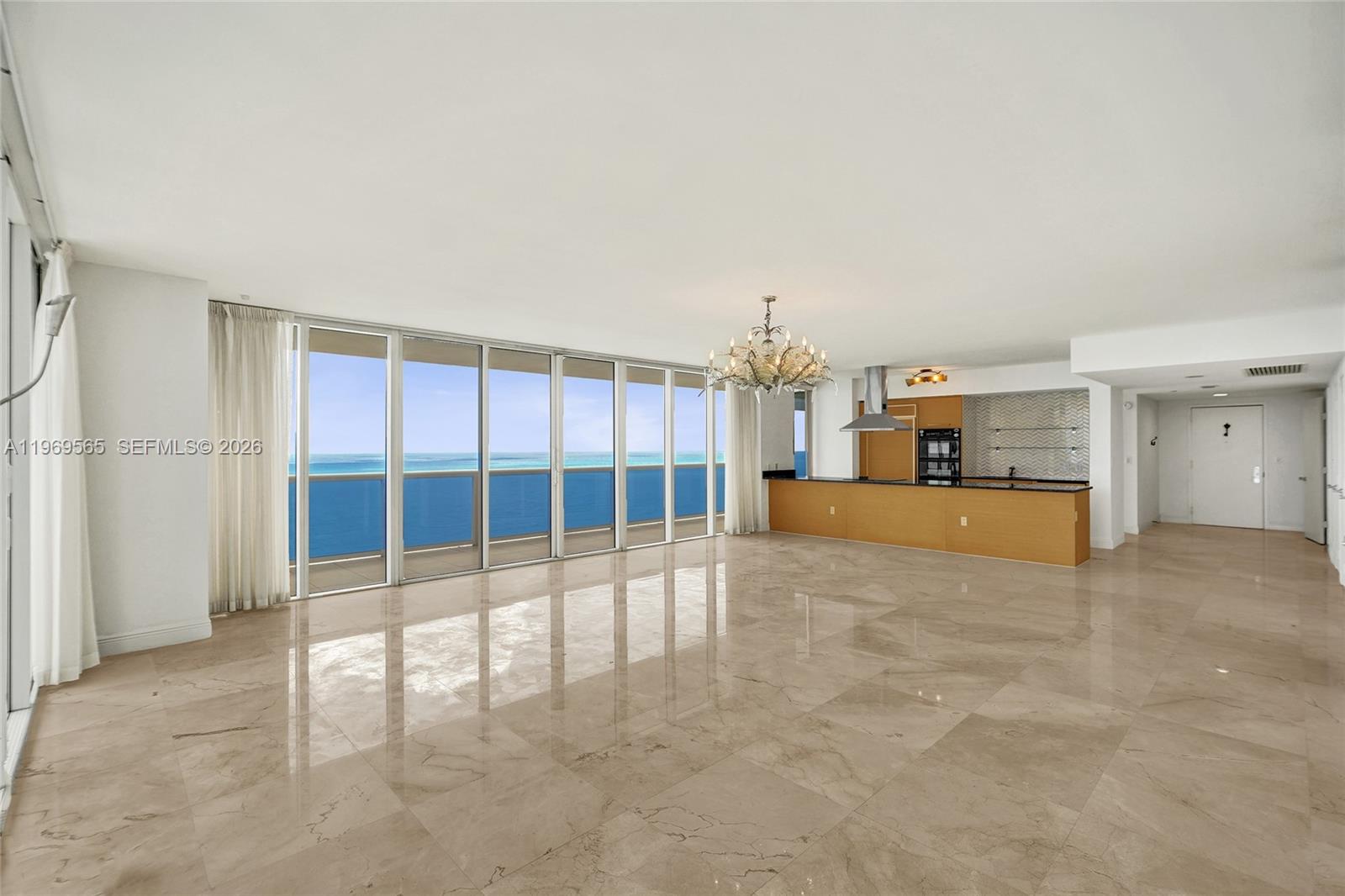 2701 3 / 3 2065 sq. ft. $ 2026-04-27 0 foto