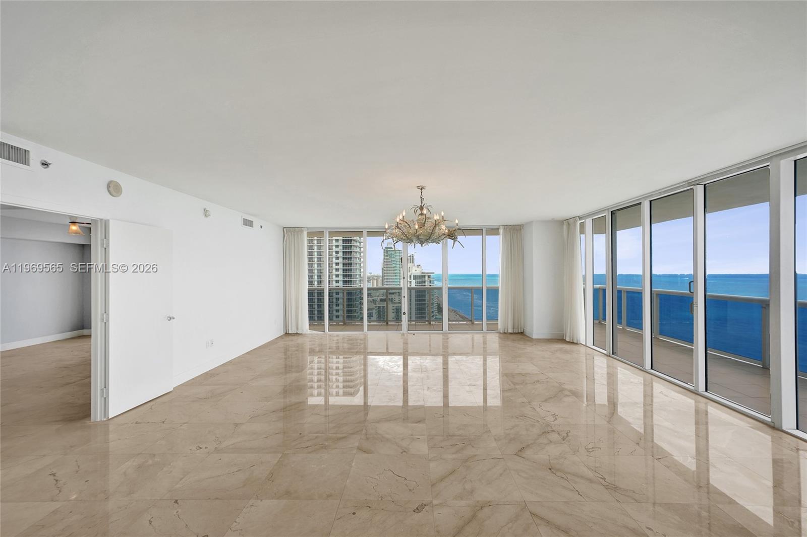 2701 3 / 3 2065 sq. ft. $ 2026-04-27 0 foto