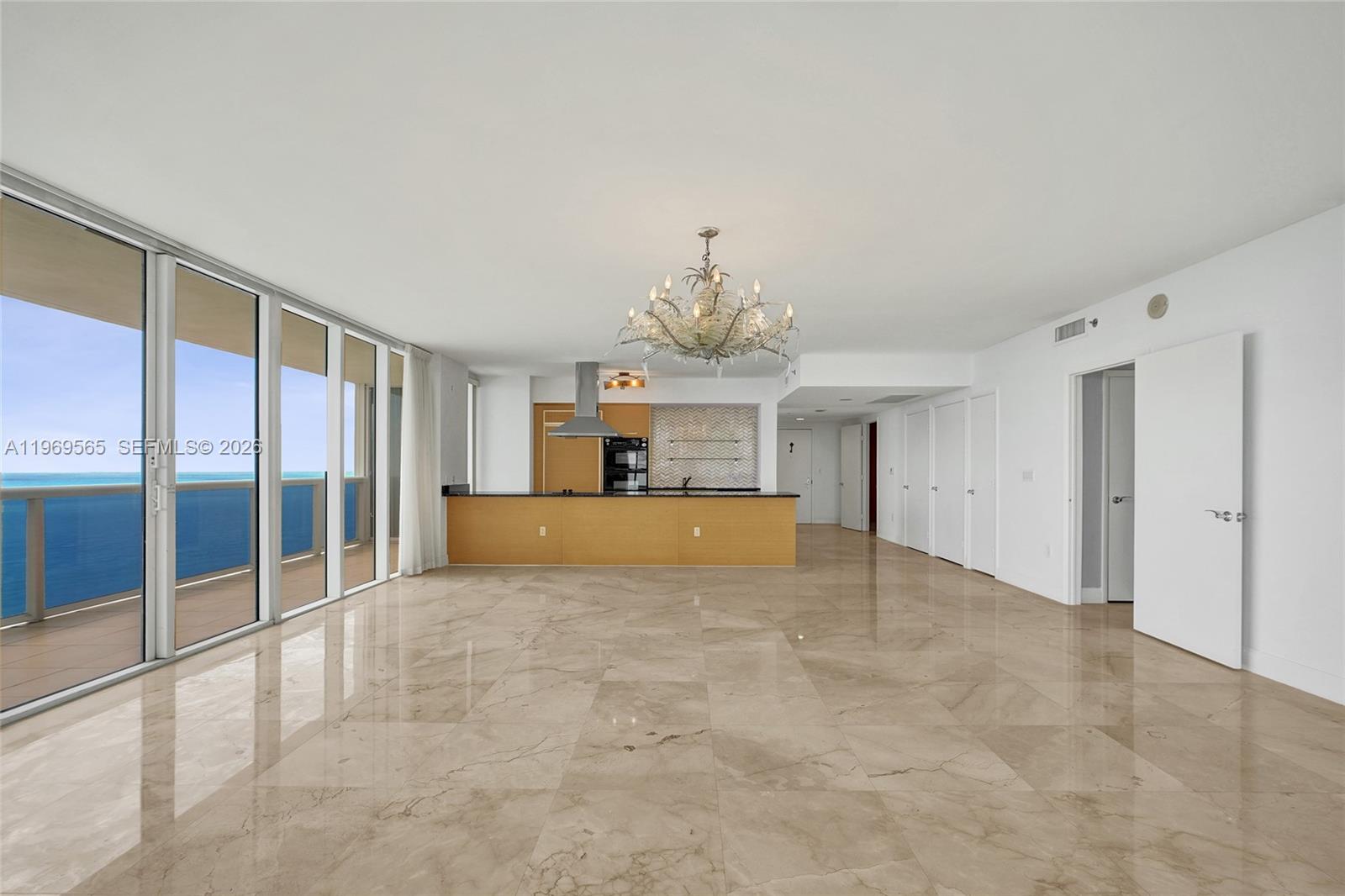 2701 3 / 3 2065 sq. ft. $ 2026-04-27 0 foto