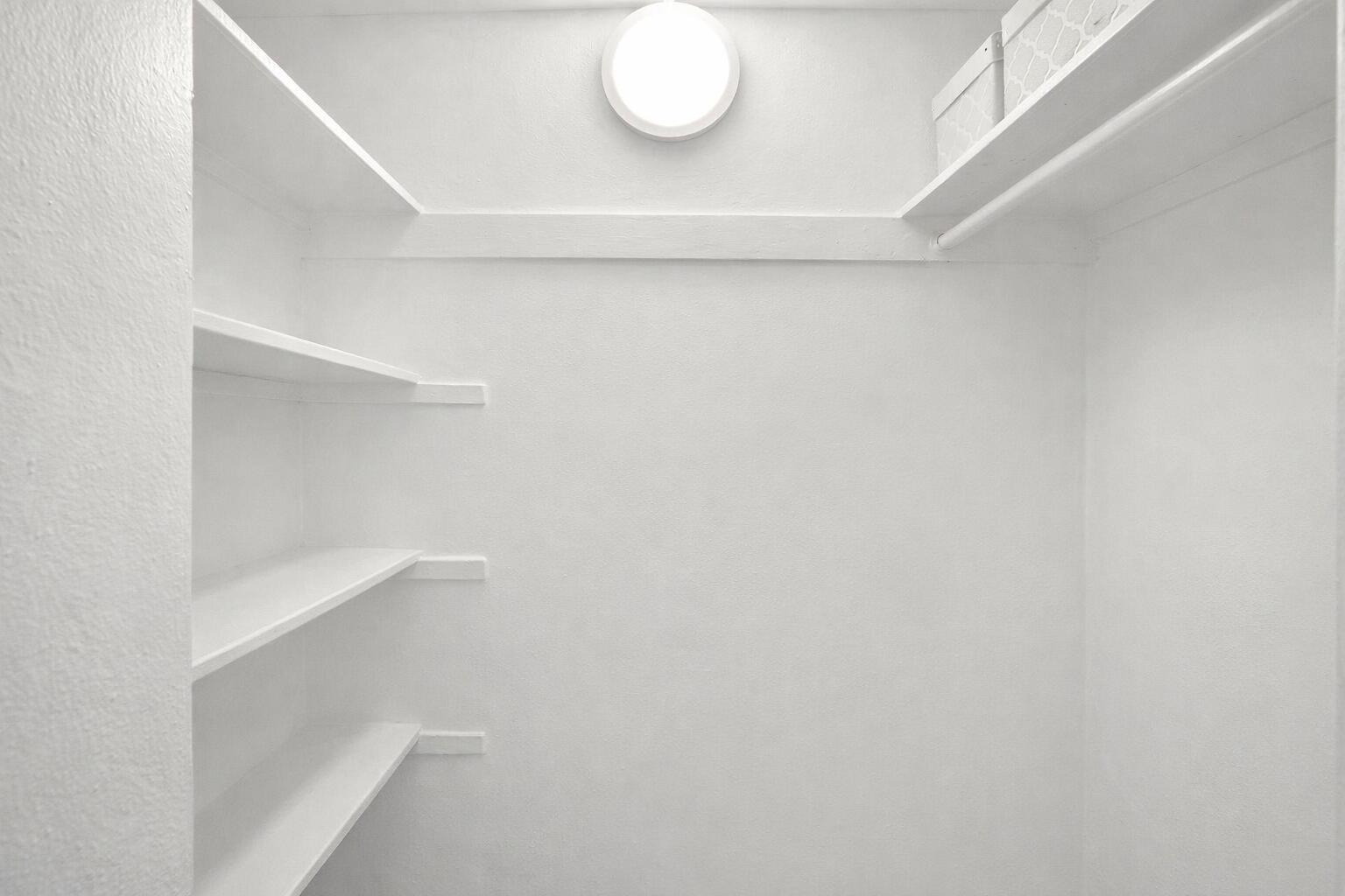 Photo of 3000 Ocean #920, Hollywood, Florida, 33019 - Storage Room