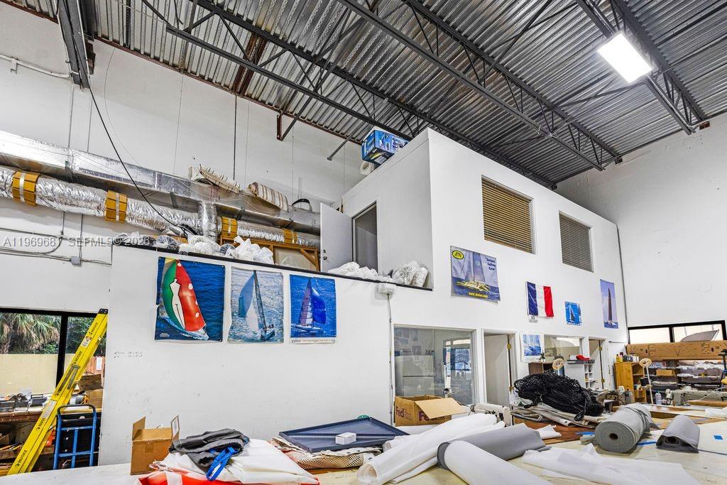 See details 3718 / sq. ft. $ 2026-02-21 0 Photo