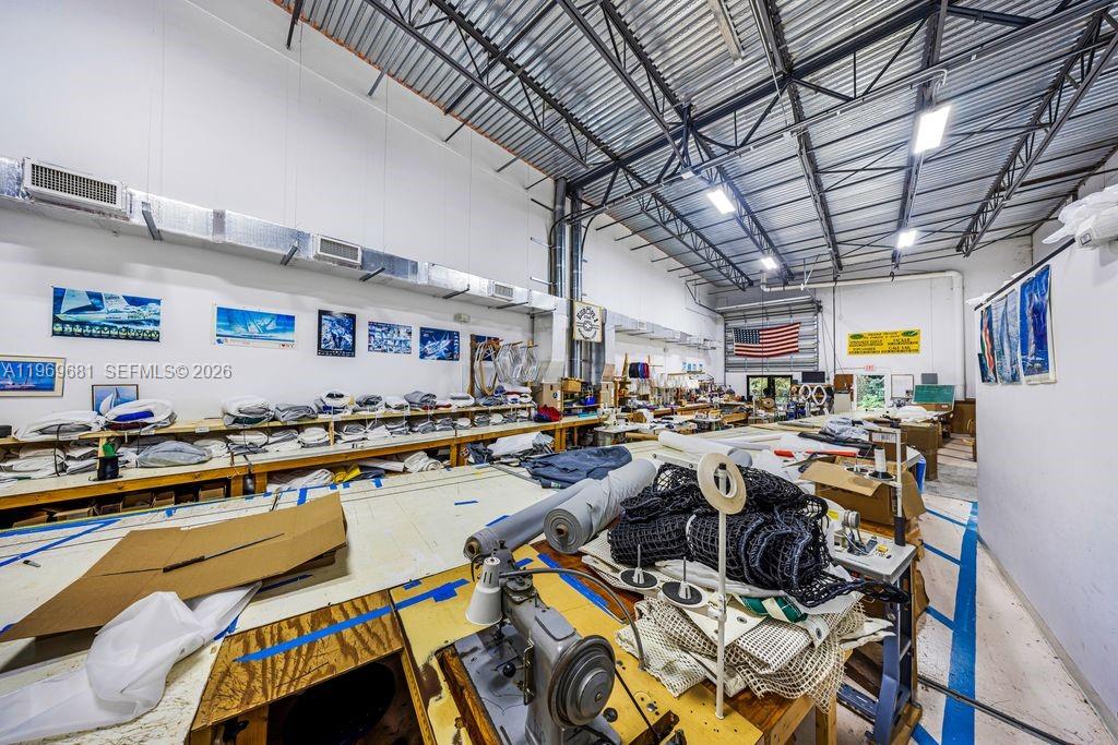 See details 3718 / sq. ft. $ 2026-02-21 0 Photo