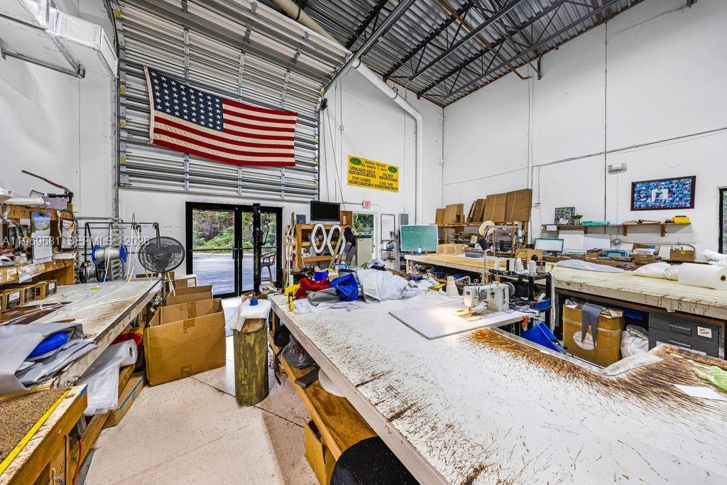 See details 3718 / sq. ft. $ 2026-02-21 0 Photo