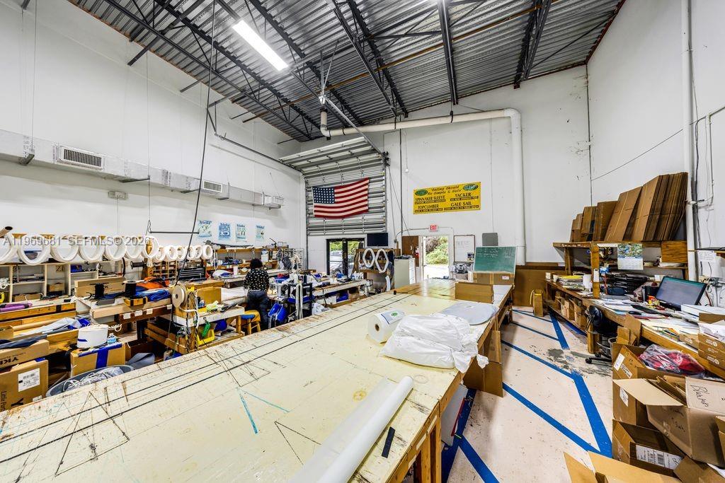 See details 3718 / sq. ft. $ 2026-02-21 0 Photo