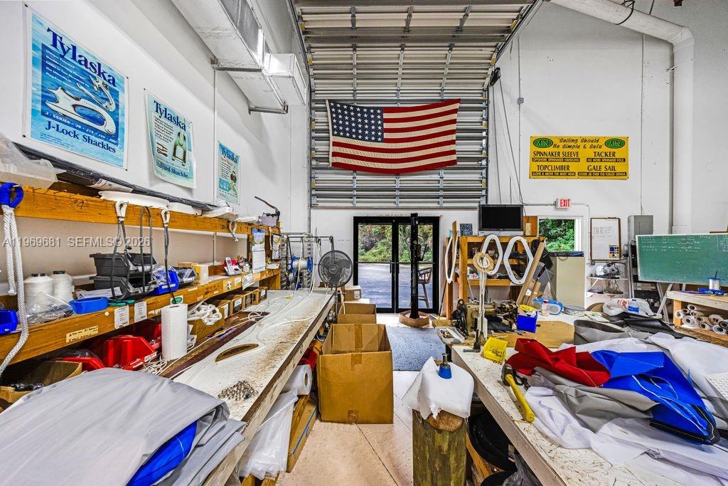 See details 3718 / sq. ft. $ 2026-02-21 0 Photo