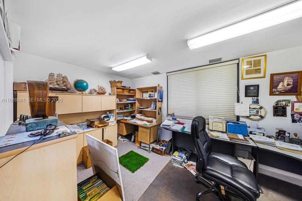 See details 3718 / sq. ft. $ 2026-02-21 0 Photo