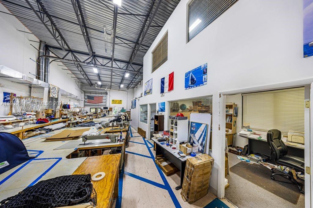 See details 3718 / sq. ft. $ 2026-02-21 0 Photo