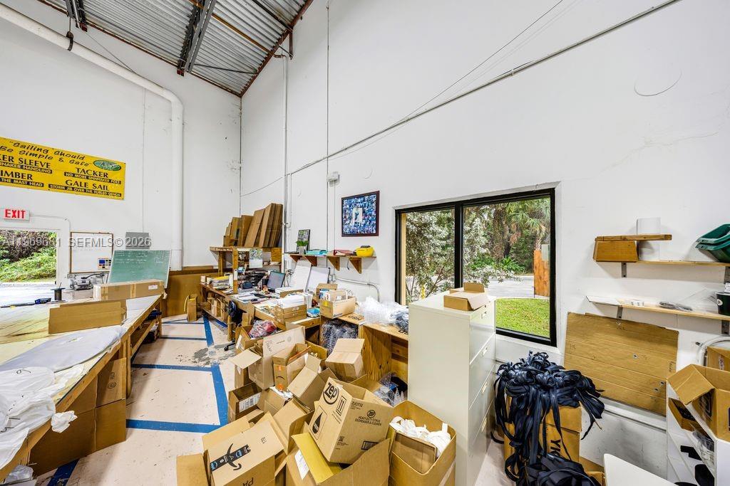 See details 3718 / sq. ft. $ 2026-02-21 0 Photo