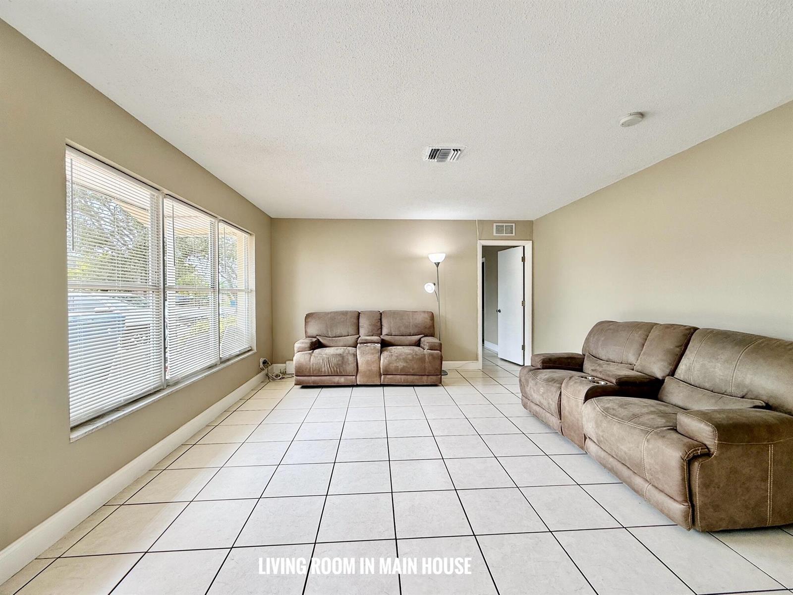   / 0 2177 sq. ft. $ 2026-06-02 0 foto
