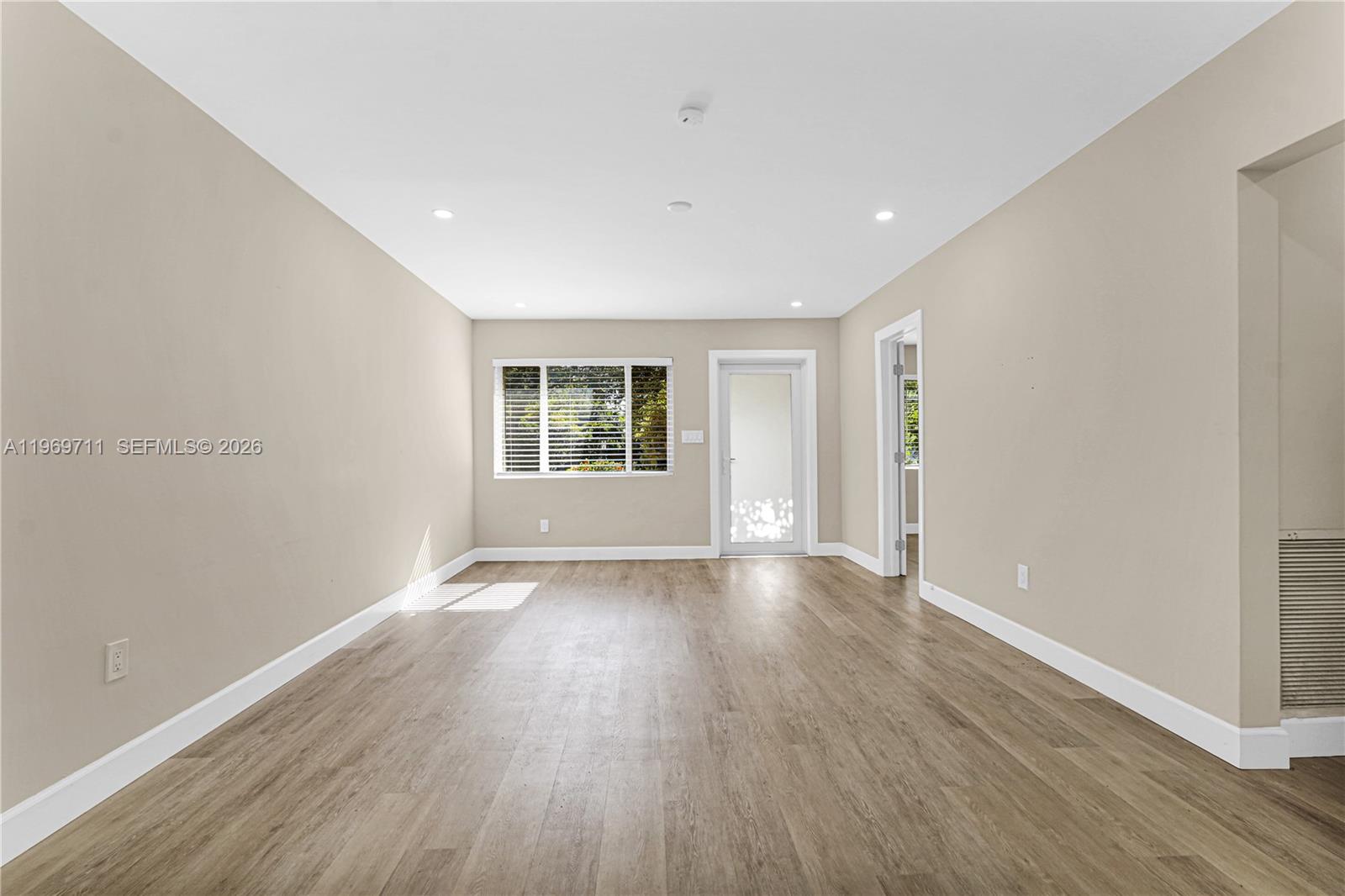 11919 4 / 4 1800 sq. ft. $ 2026-02-21 0 foto