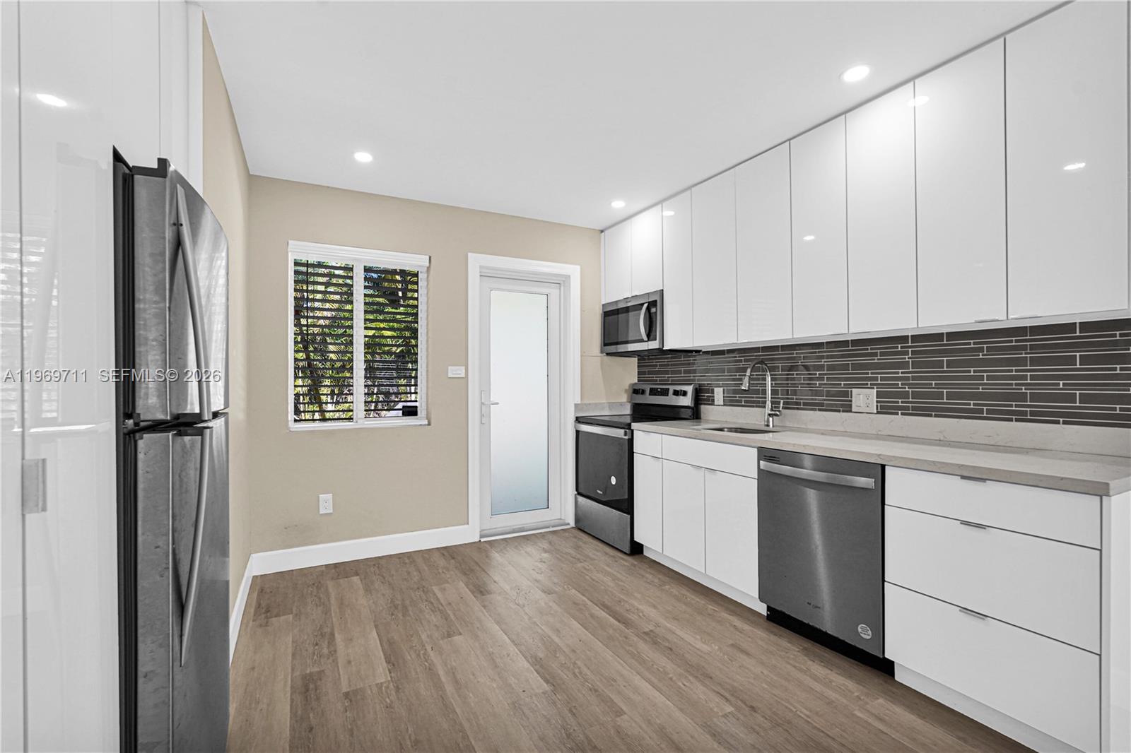 11919 4 / 4 1800 sq. ft. $ 2026-02-21 0 foto