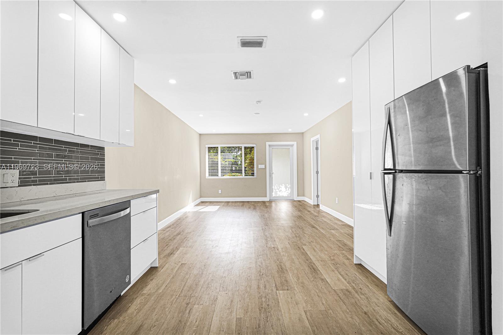   /  1800 sq. ft. $ 2026-02-21 0 foto