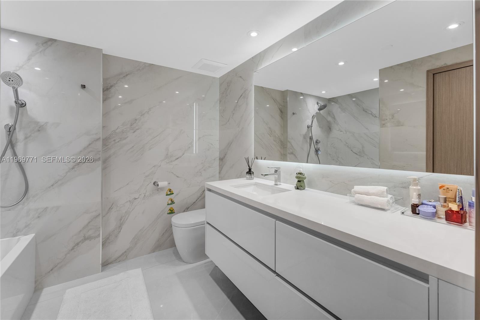 Photo of 20191 Country Club Dr #1603, Aventura, Florida, 33180 -