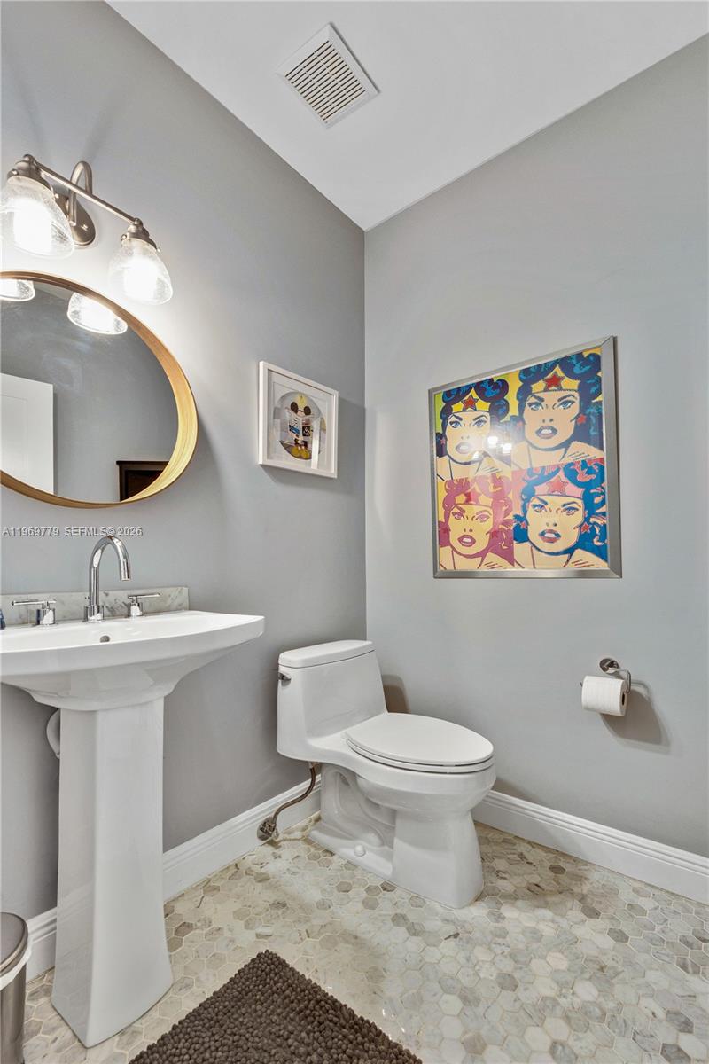 Photo of 1690 Yellowheart Way  (1690), Hollywood, Florida, 33019 - Half Bath