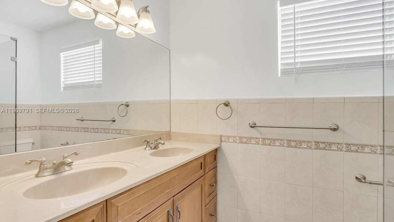 Ver detalles 5300 6 / 3 2898 sq. ft. $ 2026-02-21 0 foto