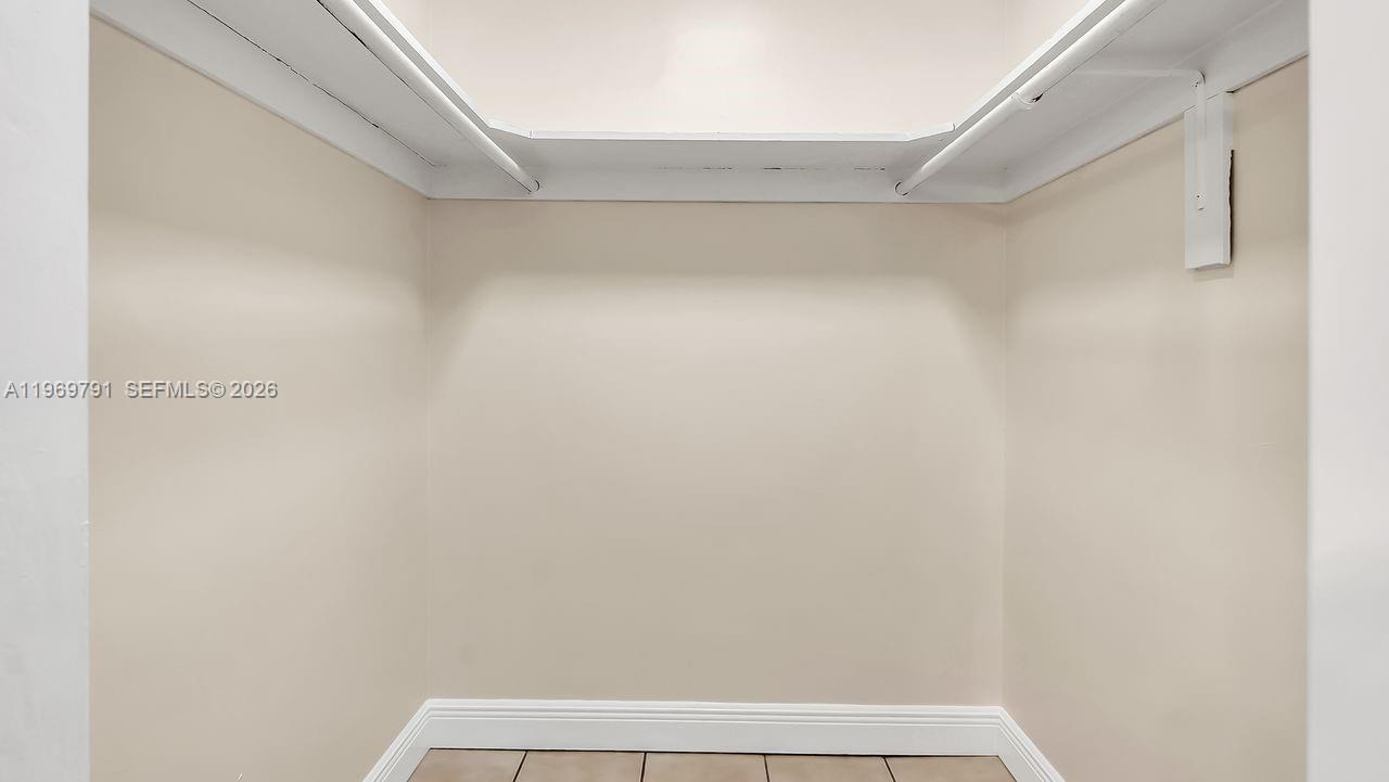 Ver detalles 5300 6 / 3 2898 sq. ft. $ 2026-02-21 0 foto