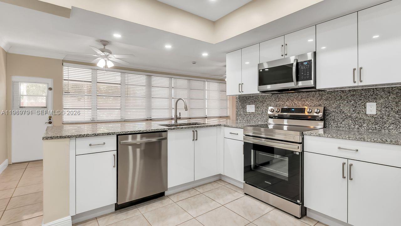 Ver detalles 5300 6 / 3 2898 sq. ft. $ 2026-02-21 0 foto