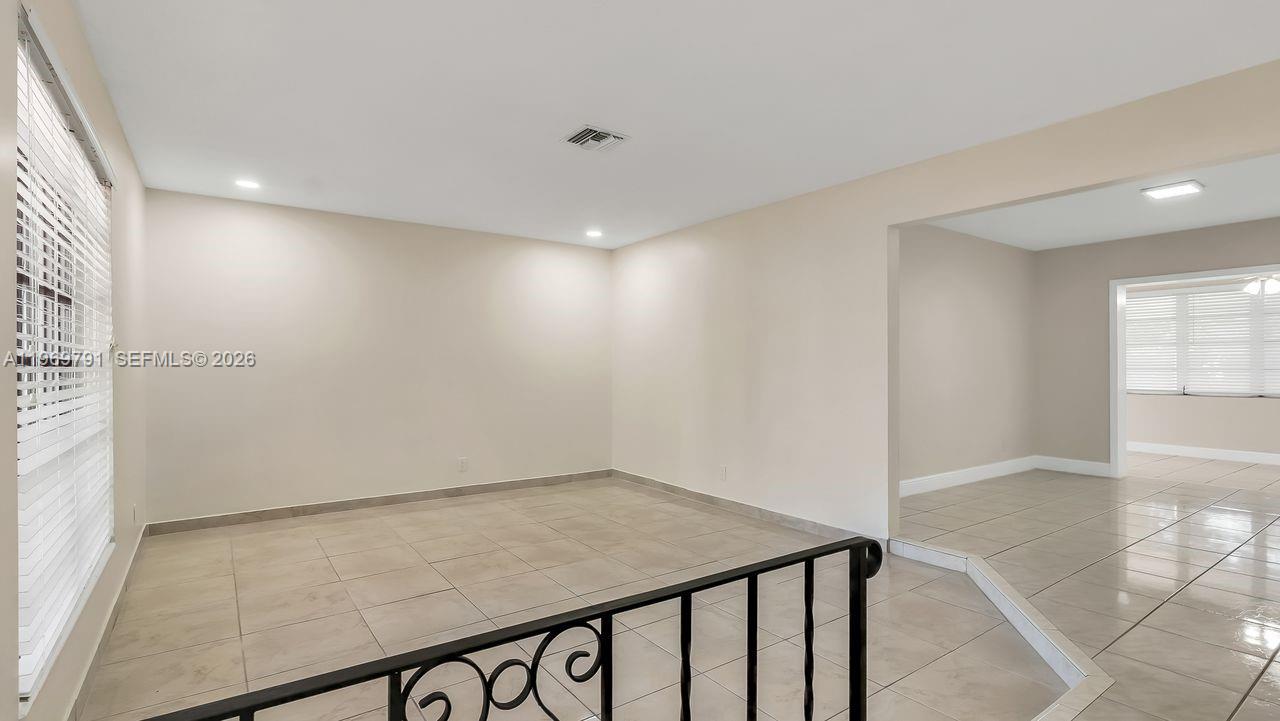 Ver detalles 5300 6 / 3 2898 sq. ft. $ 2026-02-21 0 foto