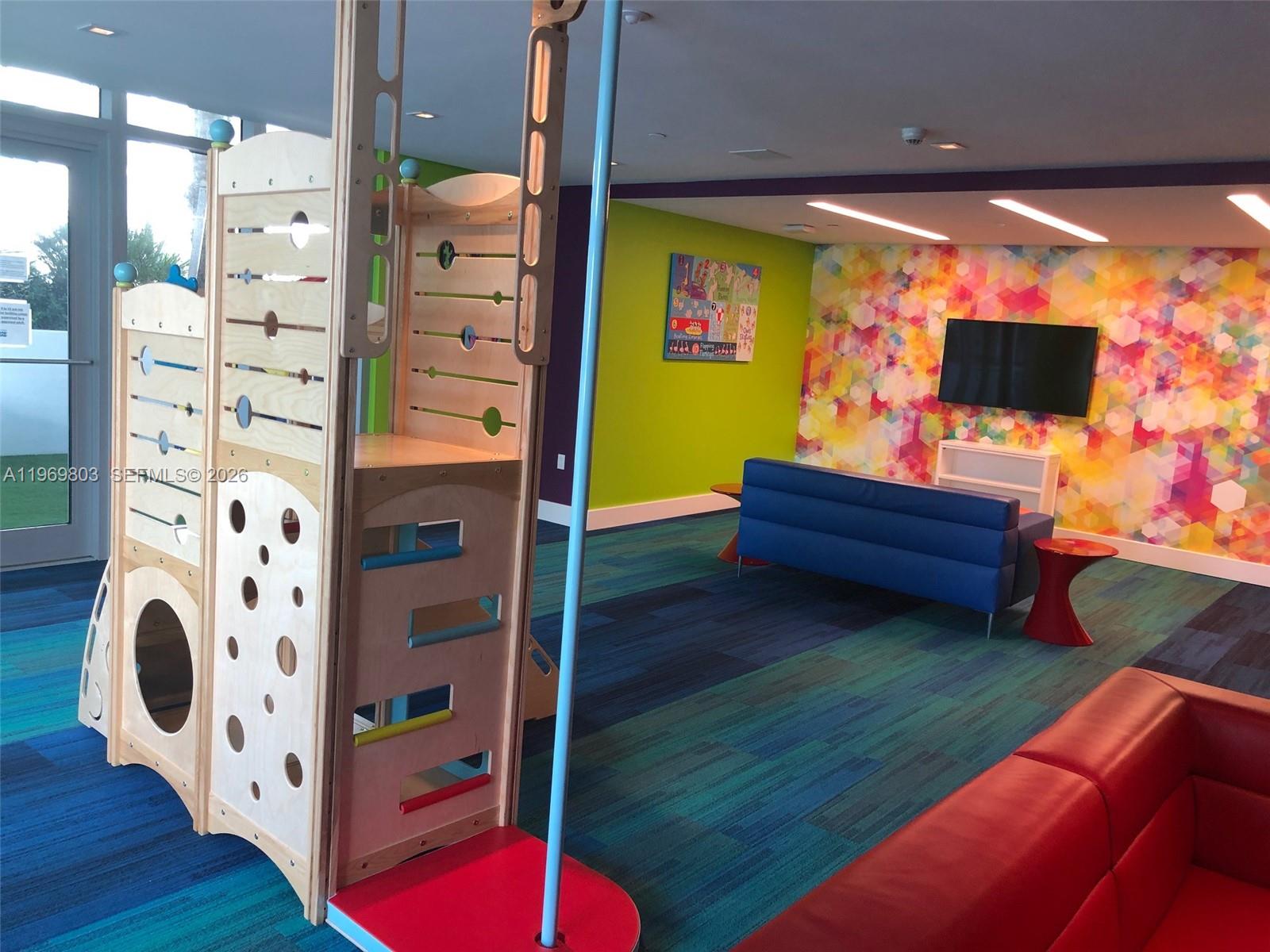 See details 4-2405 2 / 3 1541 sq. ft. $ 2026-02-21 0 Photo