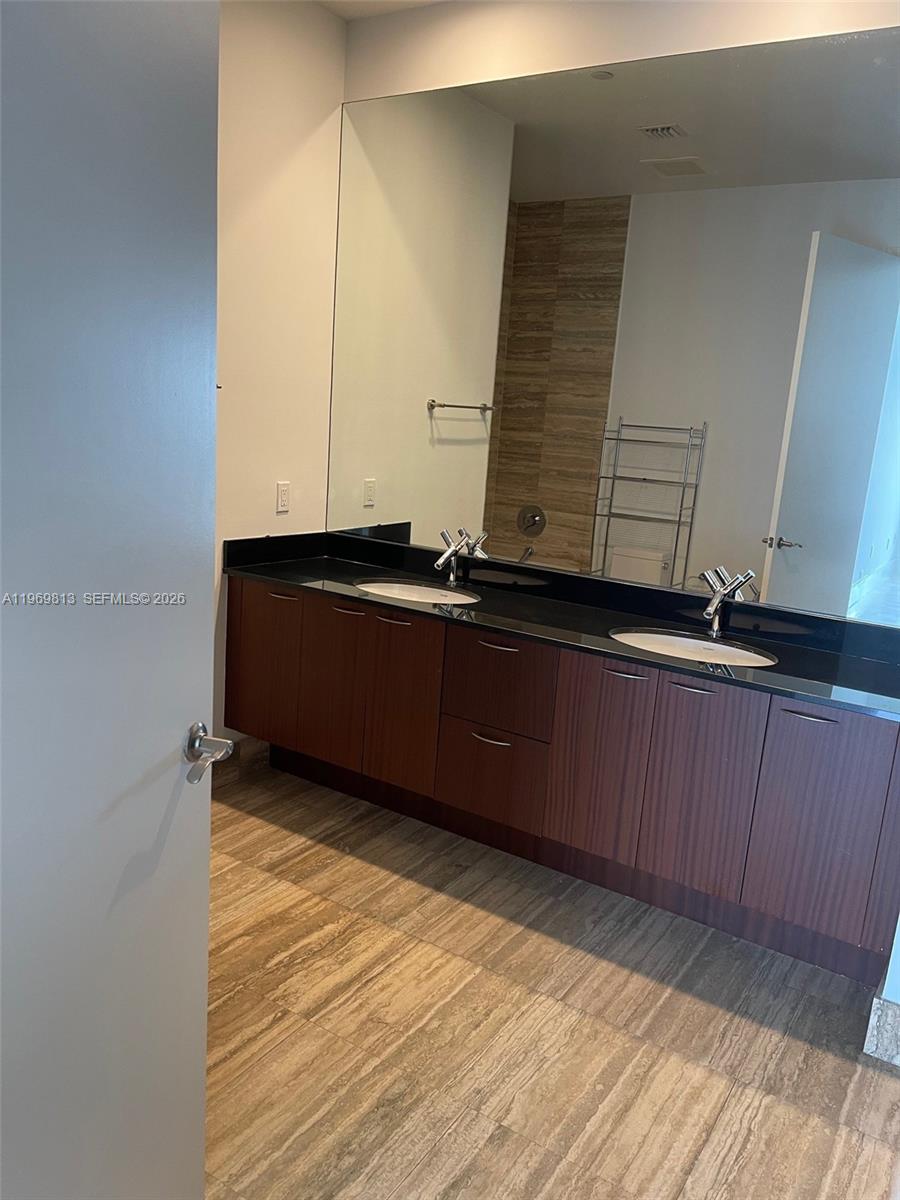 3405 2 / 2 1435 sq. ft. $ 2026-02-21 0 foto