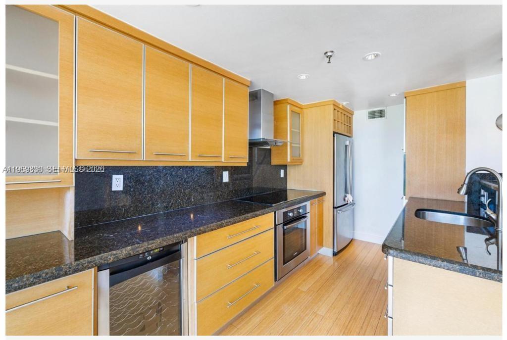 See details 612 2 / 2 1240 sq. ft. $ 2026-02-21 0 Photo