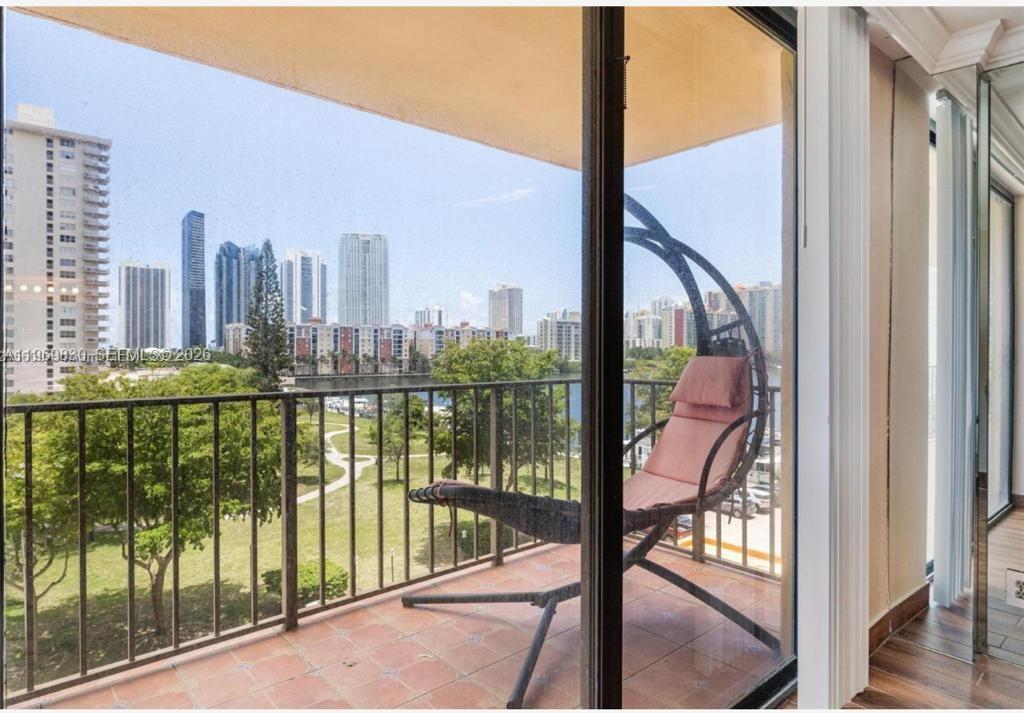 See details 612 2 / 2 1240 sq. ft. $ 2026-02-21 0 Photo