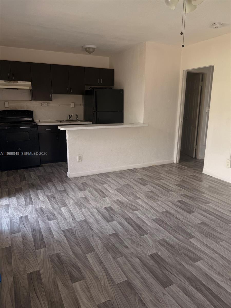 See details / 960 sq. ft. $ 2026-02-21 0 Photo