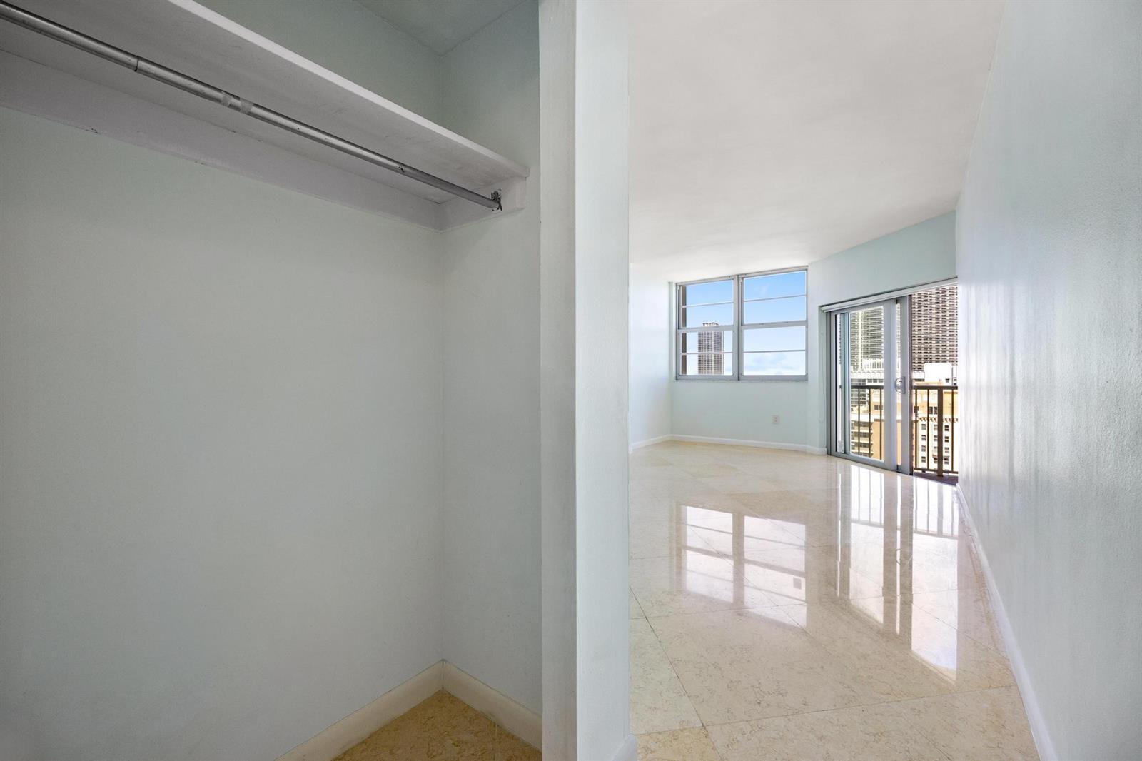 See details PHB 1 / 870 sq. ft. $ 2026-07-07 0 Photo