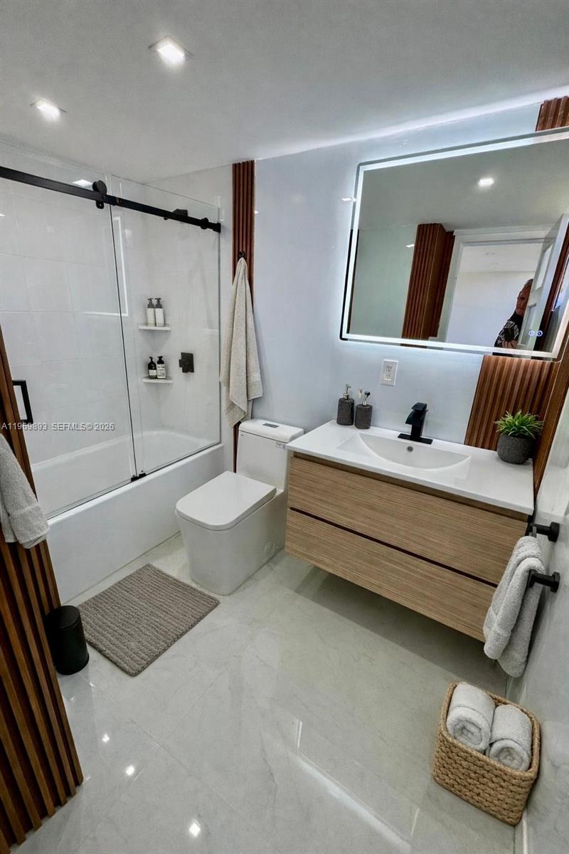 Photo of 17021 Bay Rd #814, Sunny Isles Beach, Florida, 33160 -