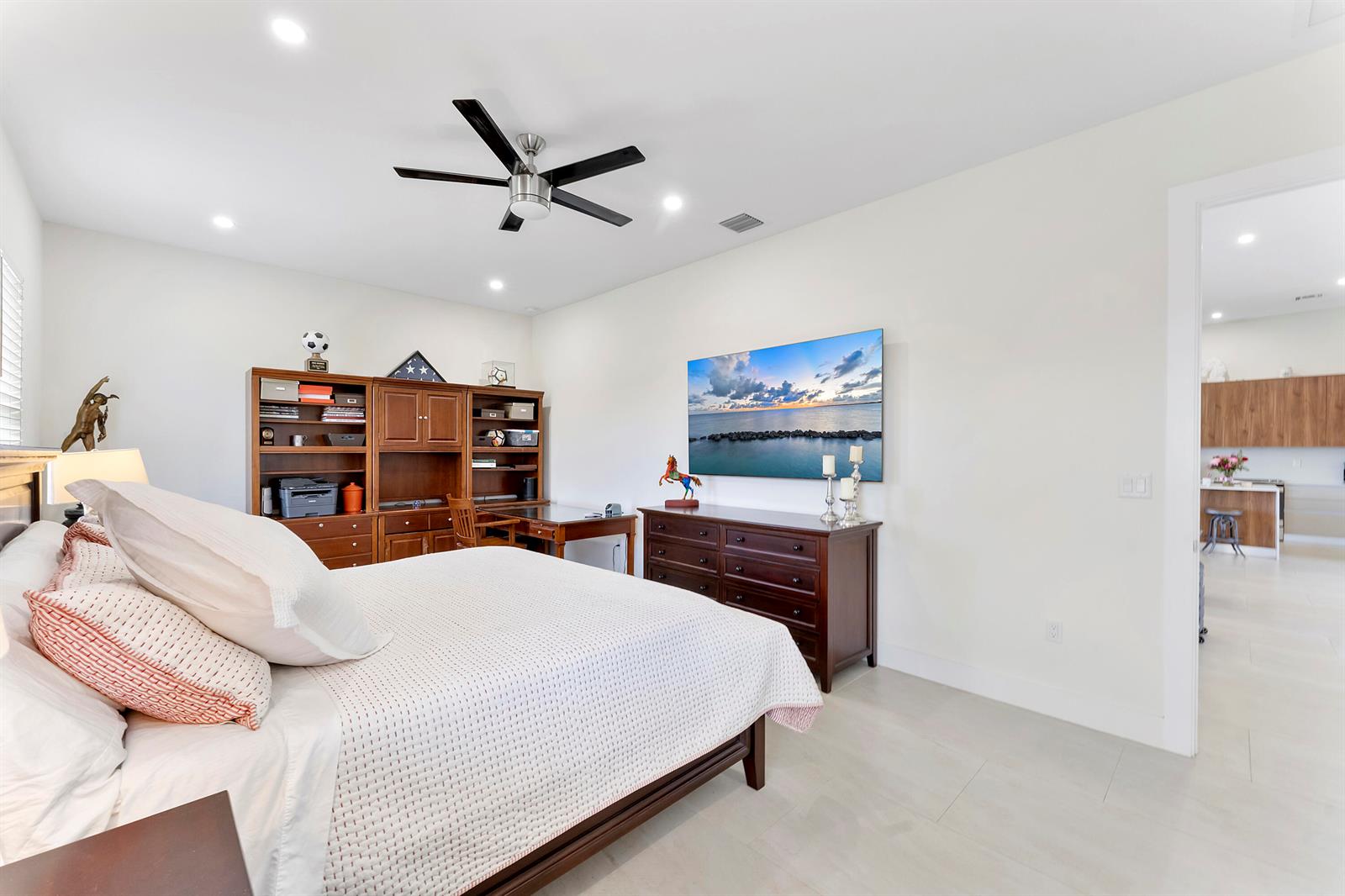 Ver detalles 19921 5 / 3 2772 sq. ft. $ 2026-09-02 0 foto