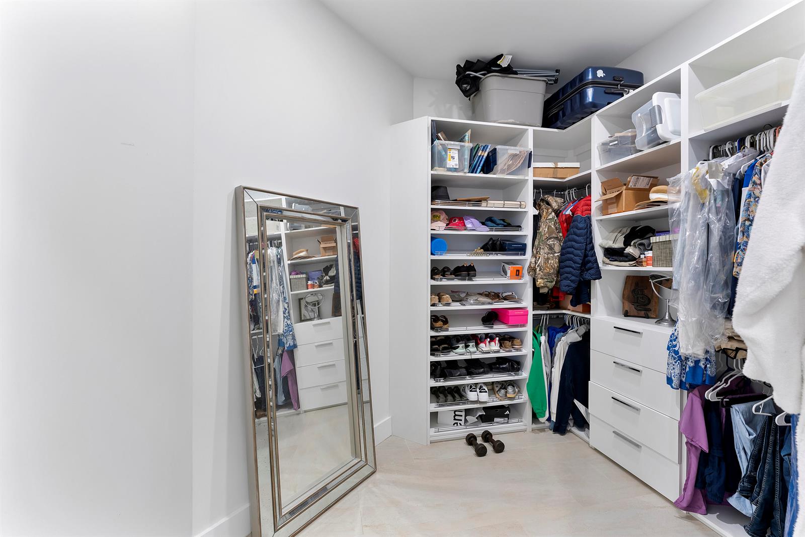 Ver detalles 19921 5 / 3 2772 sq. ft. $ 2026-09-02 0 foto