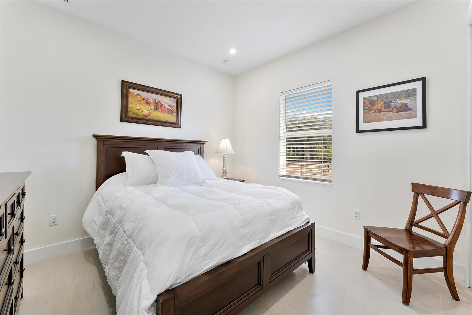 Ver detalles 19921 5 / 3 2772 sq. ft. $ 2026-09-02 0 foto