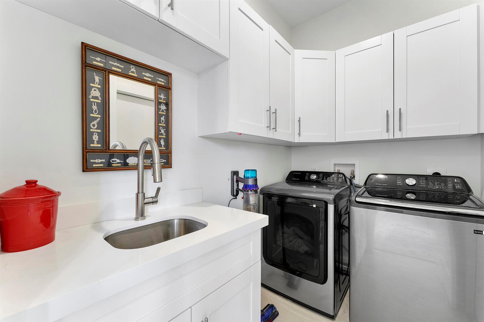 Ver detalles 19921 5 / 3 2772 sq. ft. $ 2026-09-02 0 foto