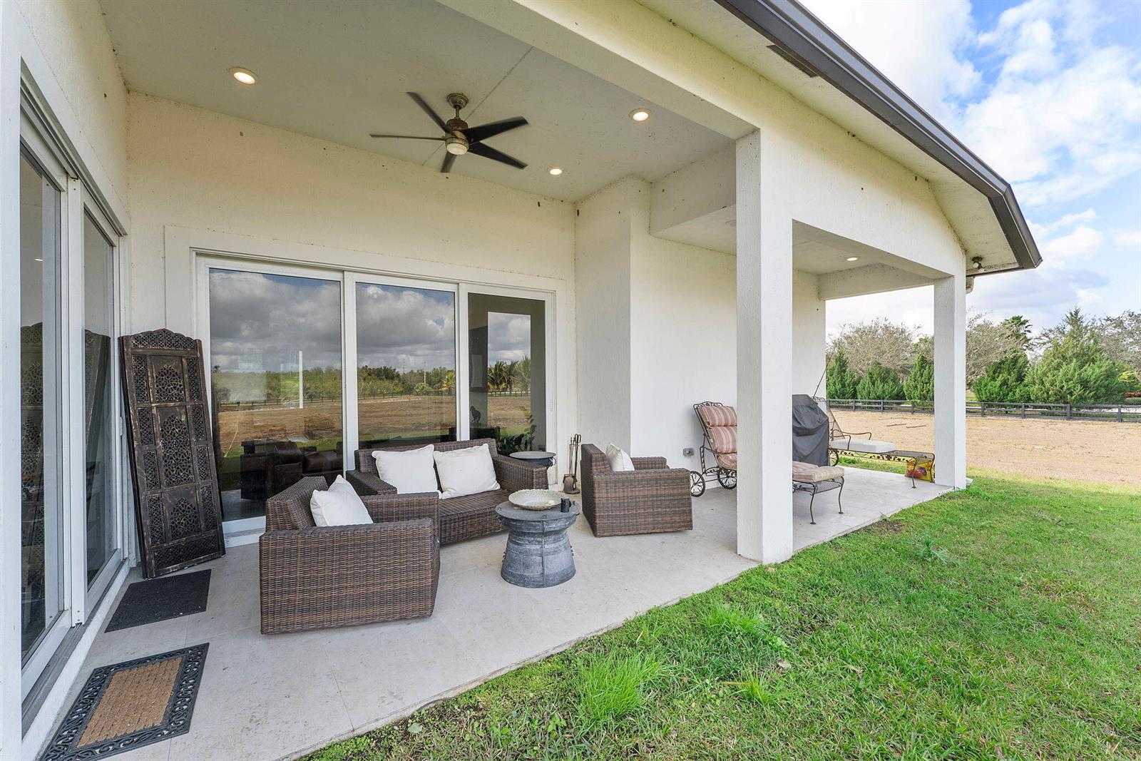 Ver detalles 19921 5 / 3 2772 sq. ft. $ 2026-09-02 0 foto