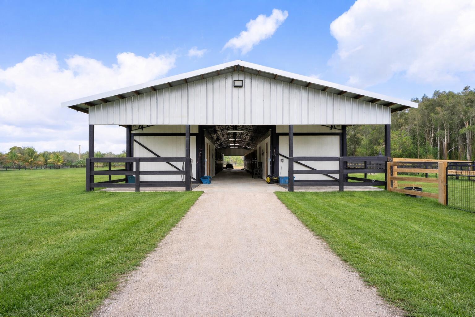 Ver detalles 19921 5 / 3 2772 sq. ft. $ 2026-09-02 0 foto