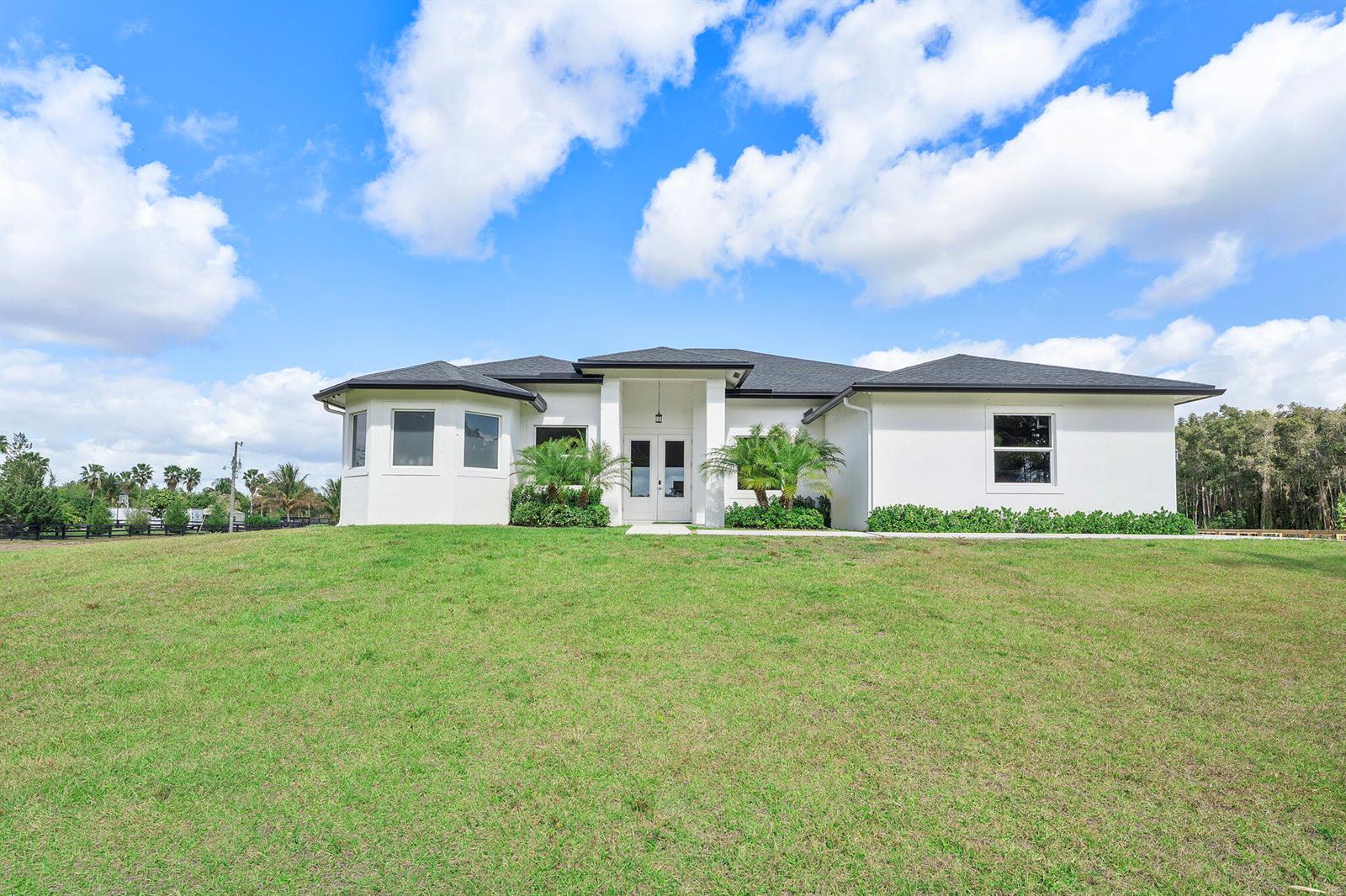 Ver detalles 19921 5 / 3 2772 sq. ft. $ 2026-09-02 0 foto