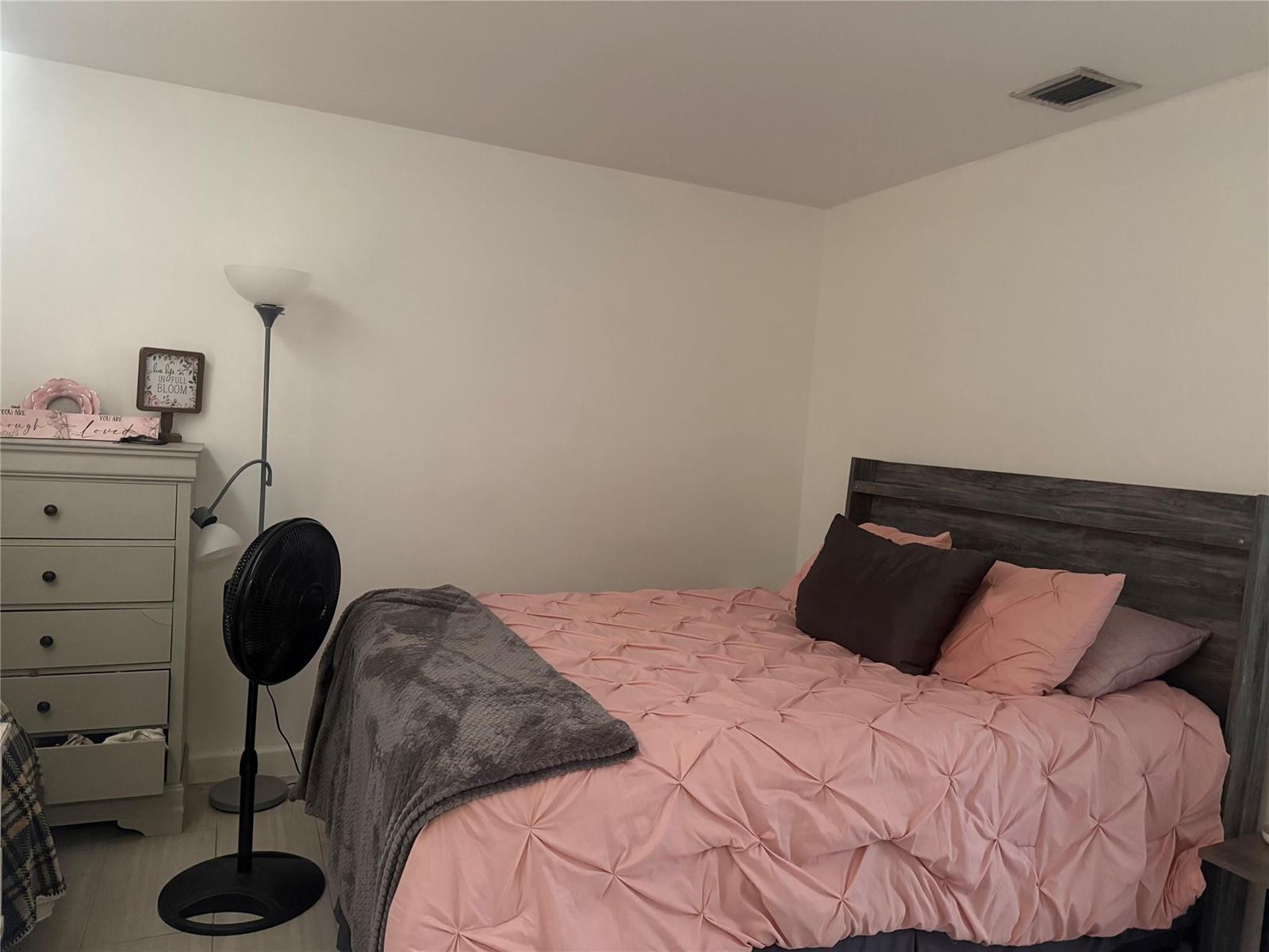   / 0 1392 sq. ft. $ 2026-05-30 0 foto