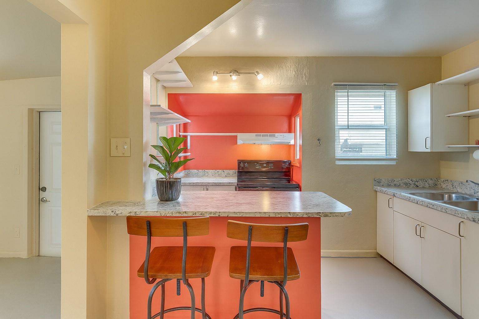 See details / 0 1215 sq. ft. $ 2026-06-16 0 Photo