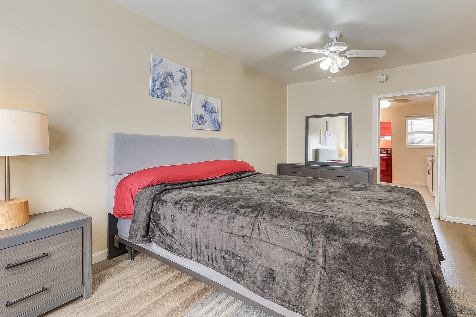 See details / 0 1215 sq. ft. $ 2026-06-16 0 Photo