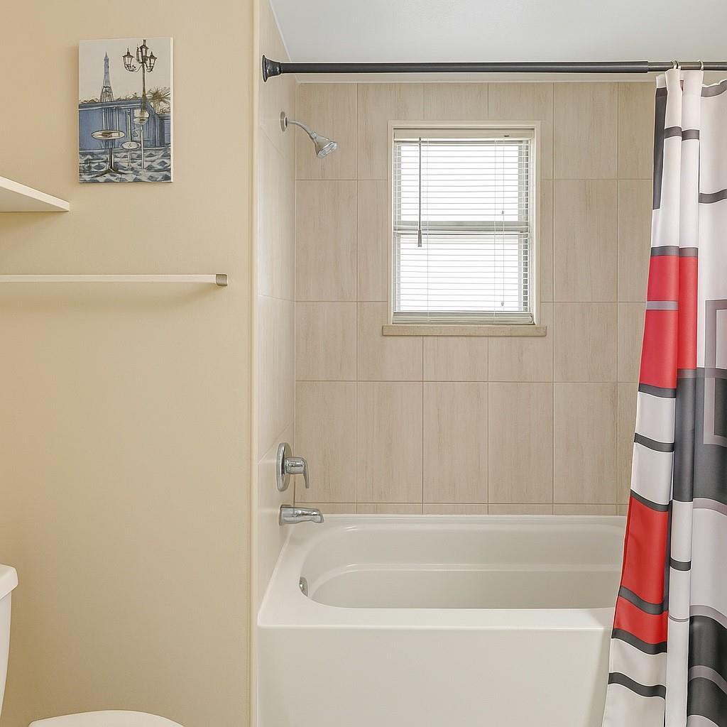 See details / 0 1215 sq. ft. $ 2026-06-16 0 Photo