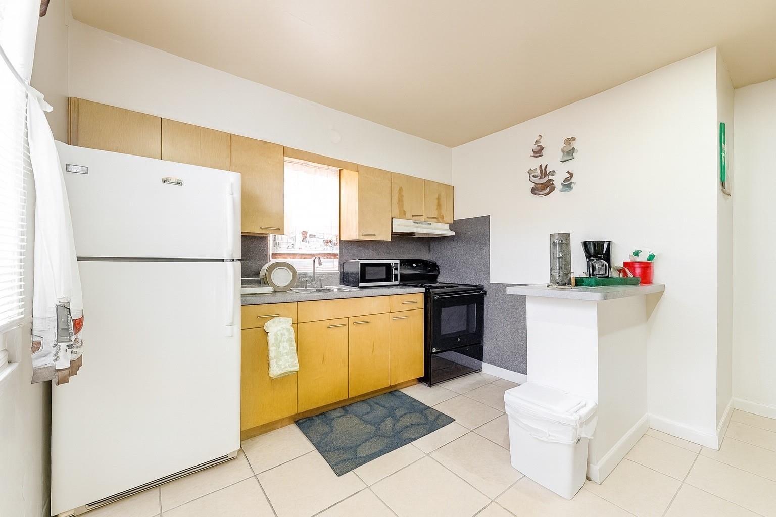 See details / 0 1215 sq. ft. $ 2026-06-16 0 Photo