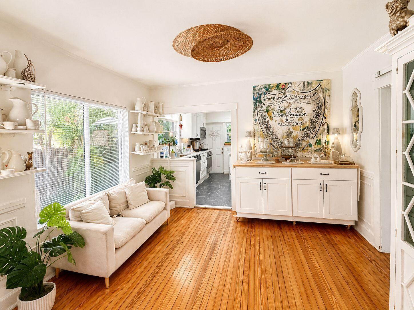 See details / 0 1215 sq. ft. $ 2026-06-16 0 Photo